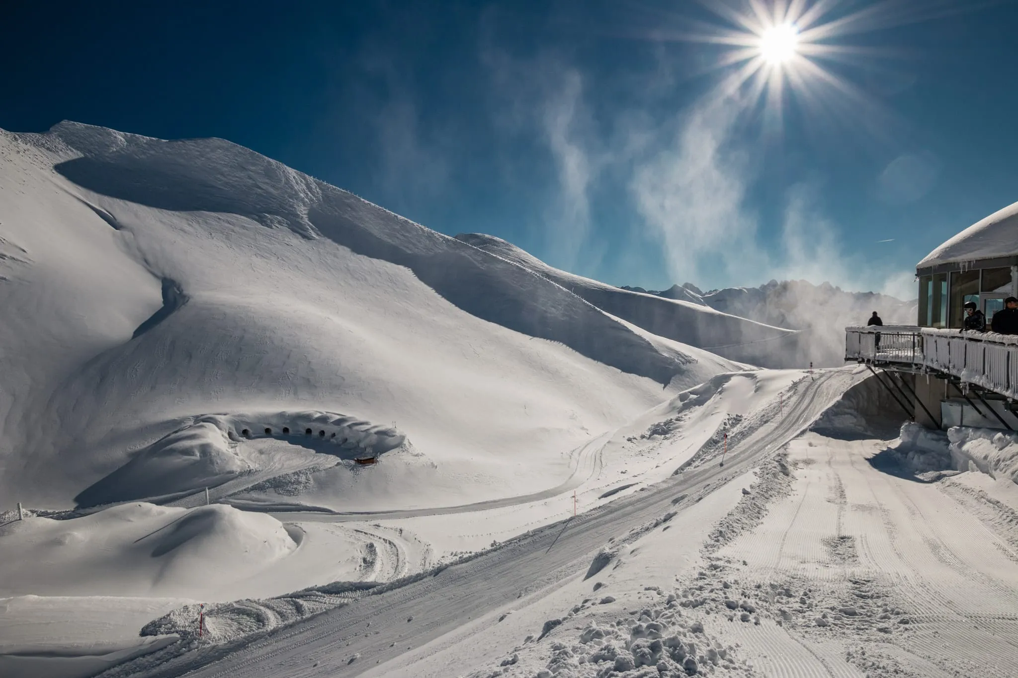 The IgluLodge in deep snow at about 2,000 m on the Nebelhorn