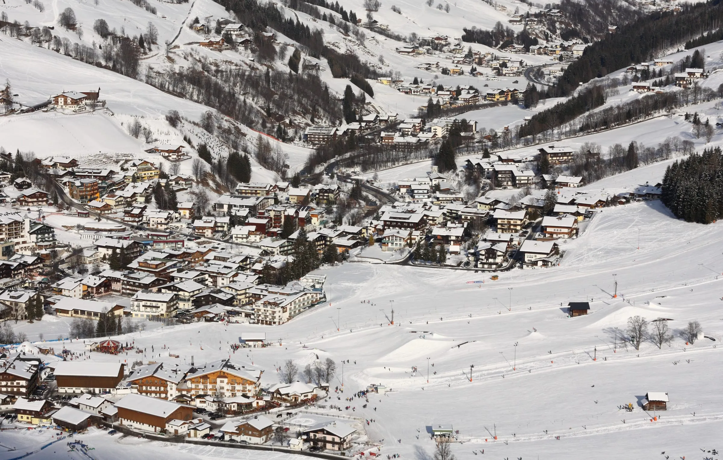 Hinterglemm in winter, seen from the Zwölferkogel lift