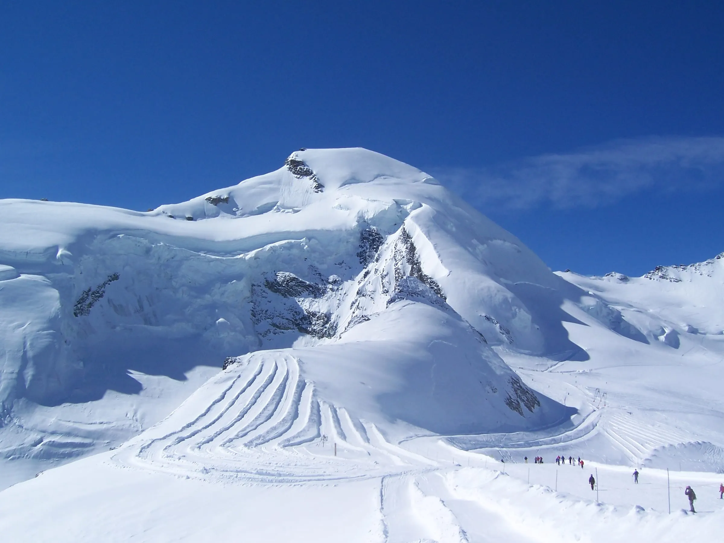 Groomed glacier pistes below the Allalinhorn above Saas-Fee