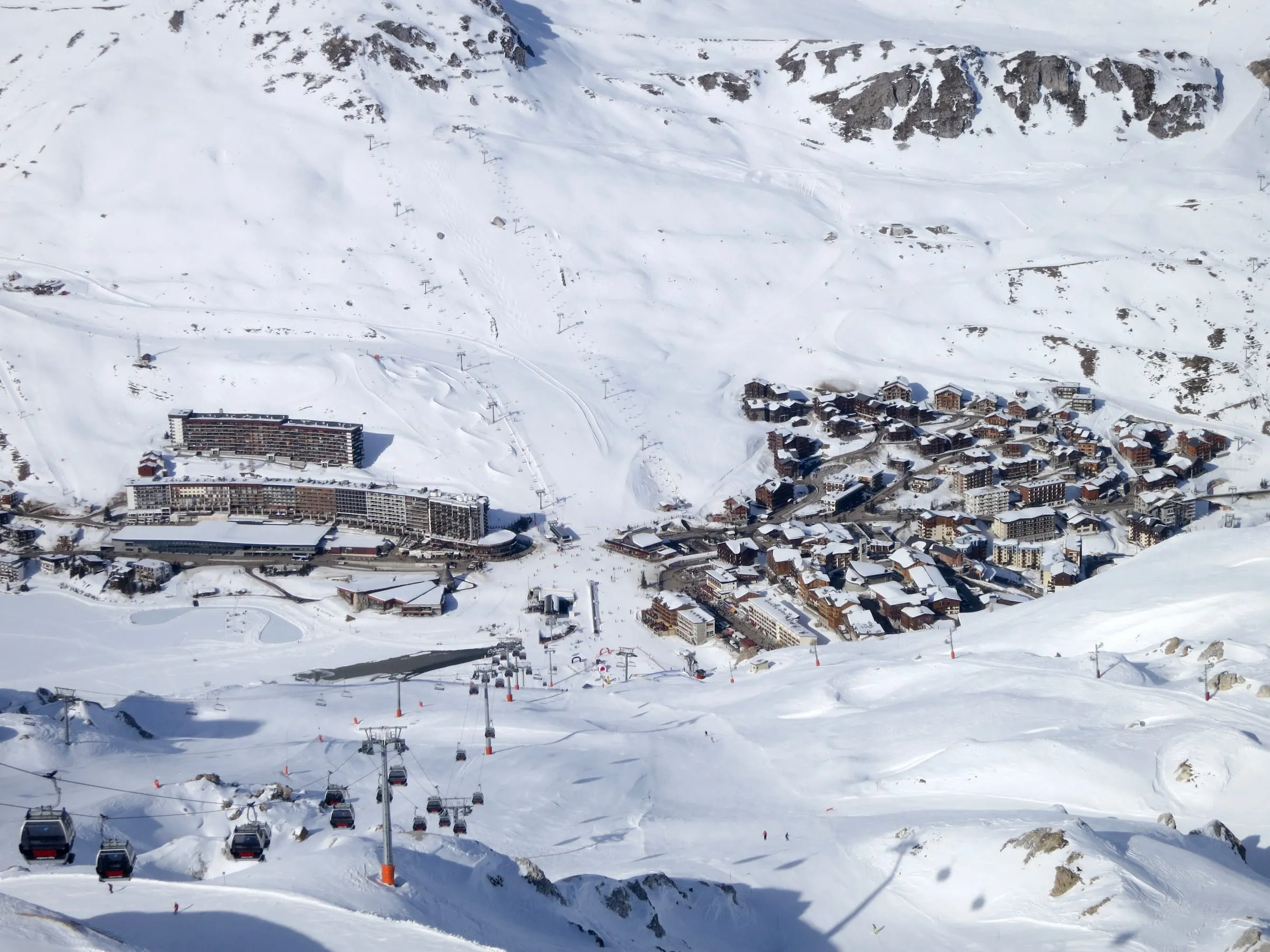 Tignes le Lac in the snow, seen from the Tovière