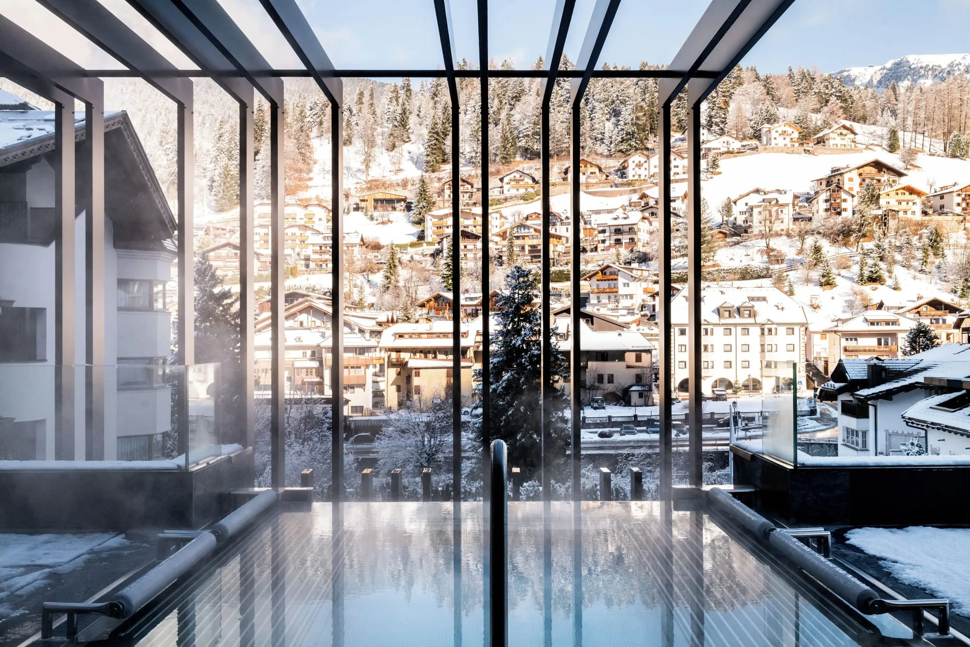 Gardena Grödnerhof Hotel & Spa: view over snowy Ortisei from a room